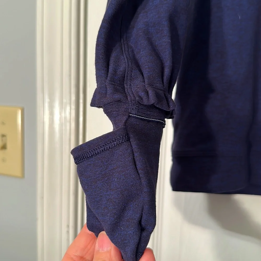 💥🍋PRICE DROP!!! Lululemon athletica hoodie ~ Size 6, color blue with black….. - Picture 4 of 9